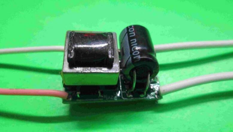 三種常用的LED驅(qū)動電源詳解（開關(guān)恒流源/線性IC電源/阻容降壓電源）